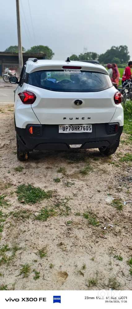Tata Punch 2025 Last Month Only 12000km Drive Swaroom Condition