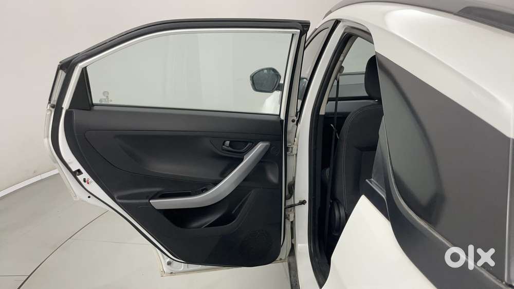 Tata Nexon 1.2 Revotron Xm (s), 2022, Petrol