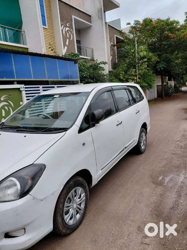 Toyota Innova Petrol Manual 2011