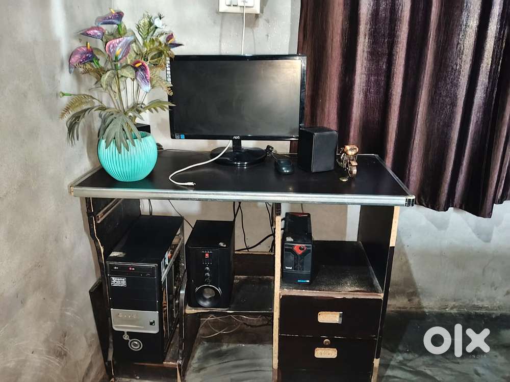 Full pc setup up with sony high qualtiy bass