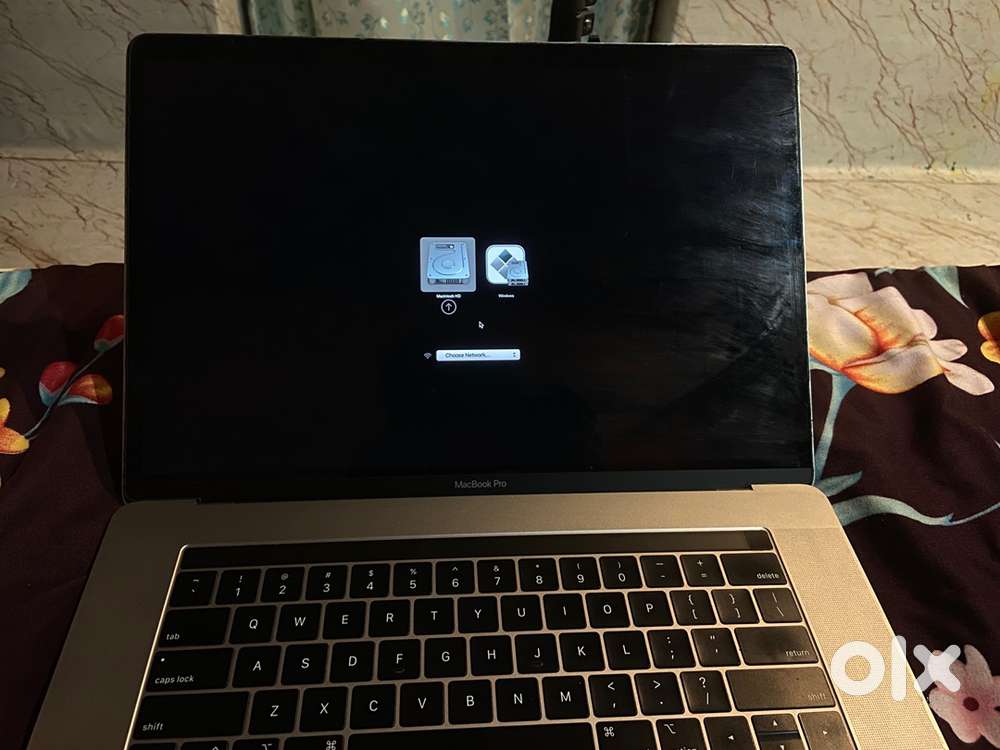 Laptop MacBook Pro 15; i7 6-Core 2.6GHz 16GB RAM 512GB SSD Radeon 4GB