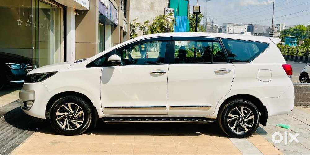 Toyota Innova Crysta 2.4 G Plus Mt 8 Str, 2025, Diesel
