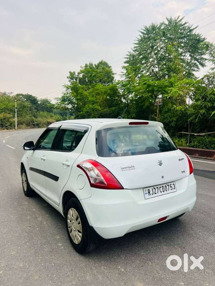 Maruti Suzuki Swift Vxi + Manual, 2011, Petrol