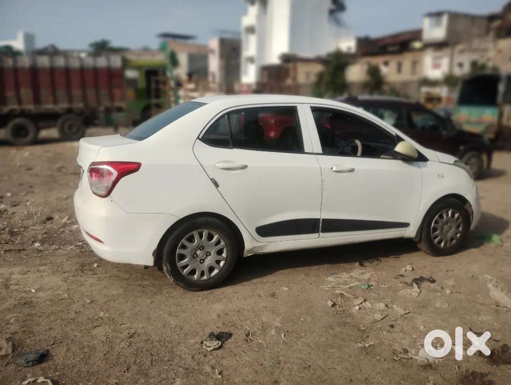 Hyundai Xcent Base 2016 Top Condition