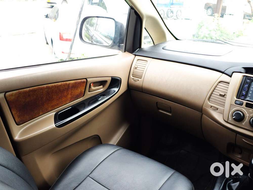 Toyota Innova 2.5 G (diesel) 8 Seater, 2015, Diesel