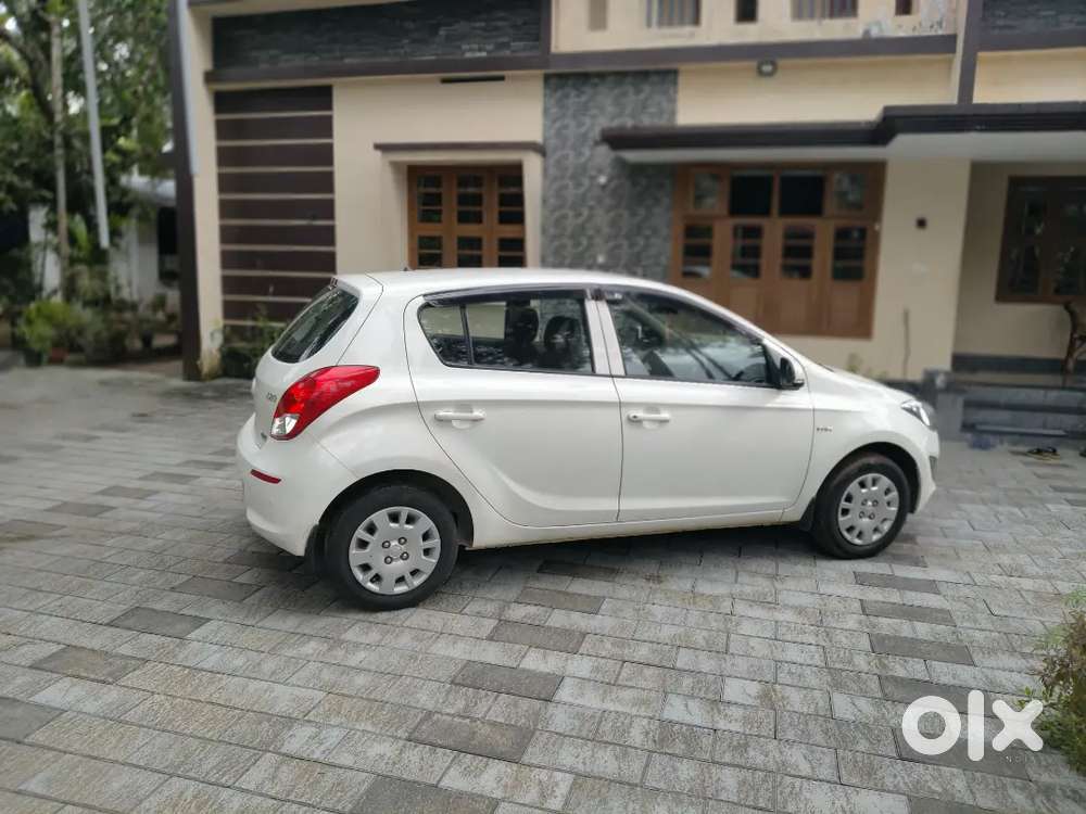 Low Km Run Hyundai I 20- Magna For Sale
