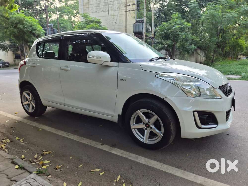 Maruti Suzuki Swift Vxi 1.2 Abs Bs-iv, 2015, Petrol