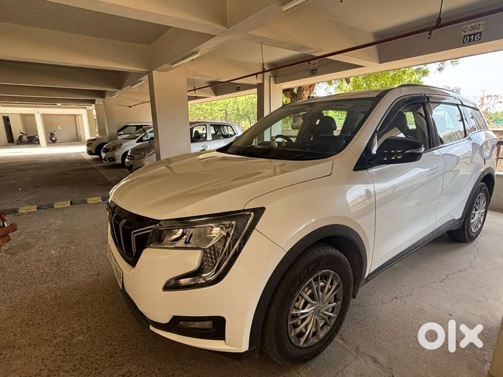 Mahindra Petrol Car 2023