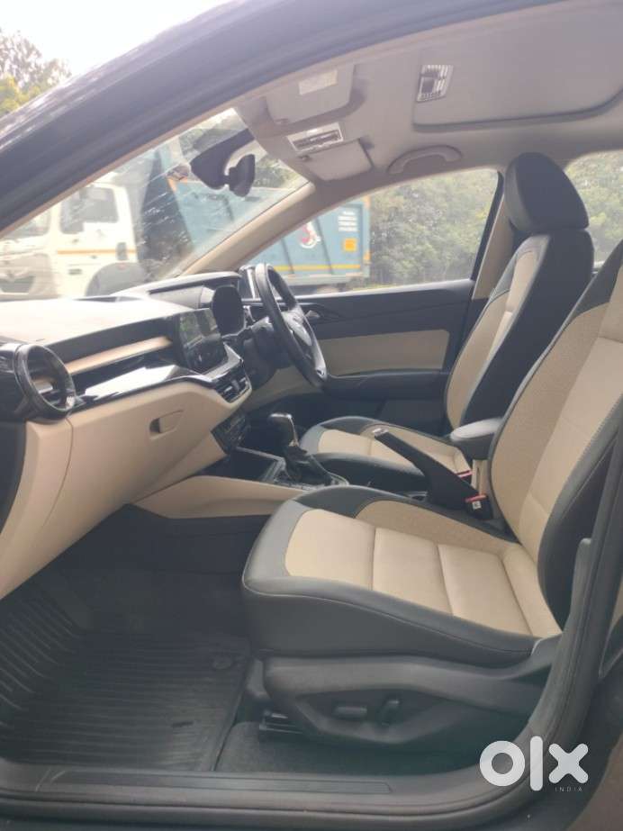 Skoda Slavia 1.5 Tsi Style At, 2025, Petrol