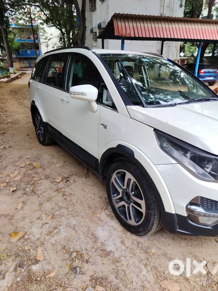 Tata Hexa 2017 Pearl White Diesel  Automatic, 4x2 6 Seater. Top Model
