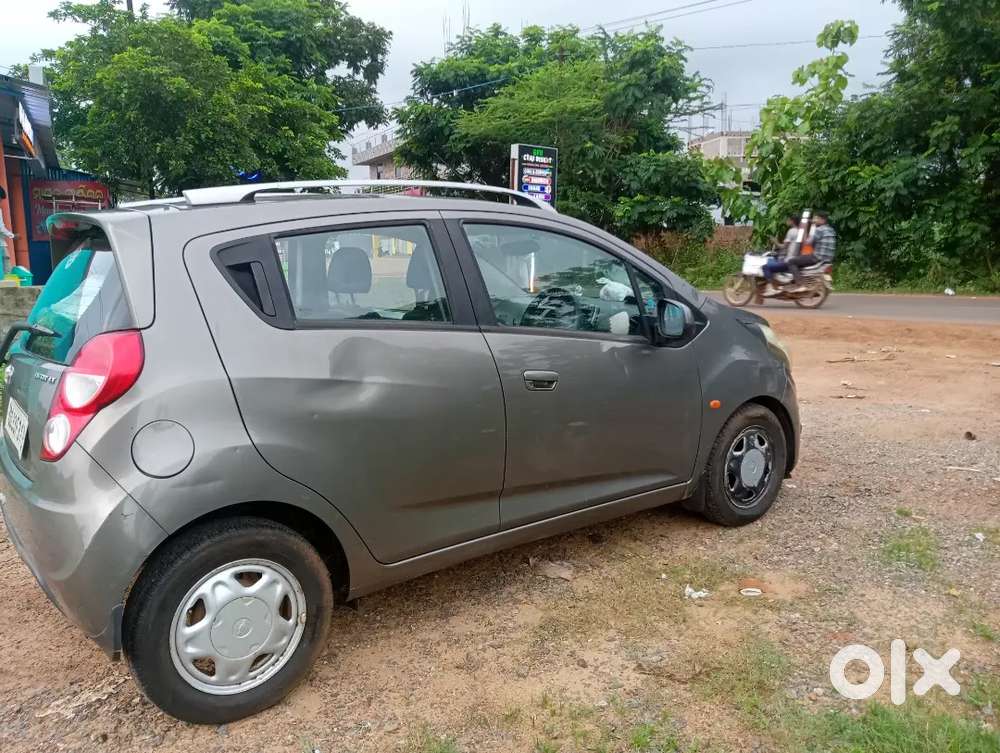 Chevrolet Beat Petrol 11