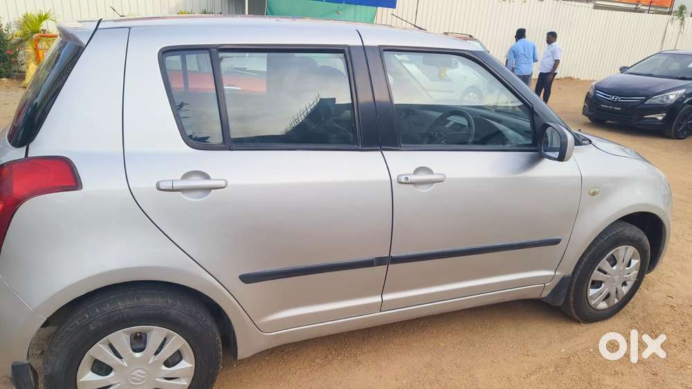 Maruti Suzuki Swift Vxi Bsiv, 2011, Petrol