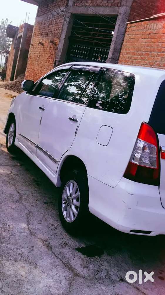 Toyota Innova 2014 Diesel Well Maintained