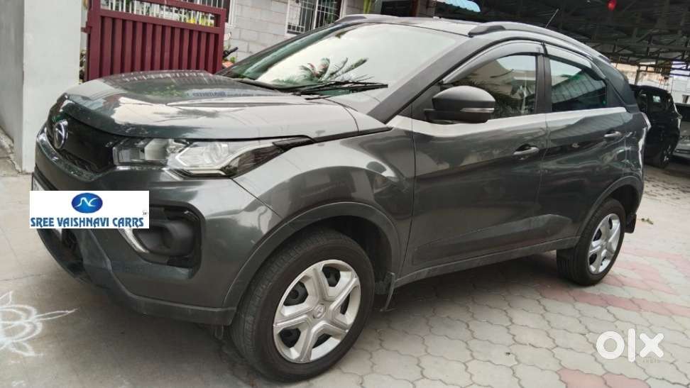 Tata Nexon, 2022, Petrol