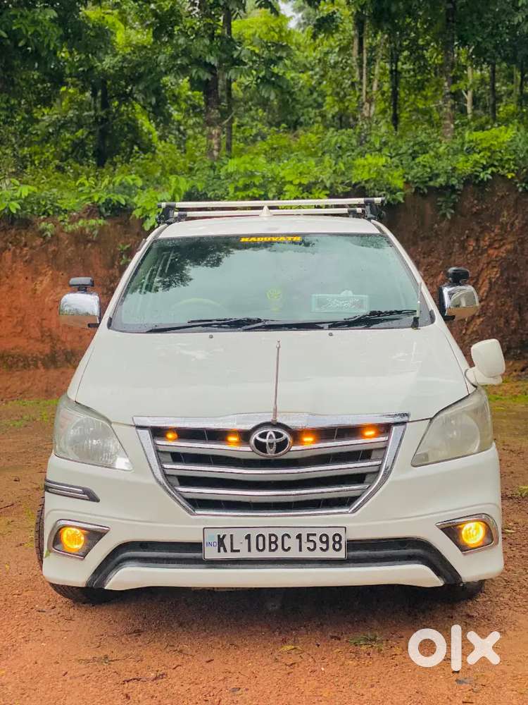 Toyota Innova 2012