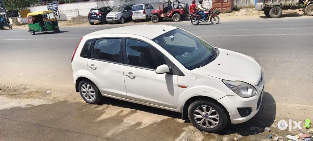 Ford Figo 1.5 Titanium 2014