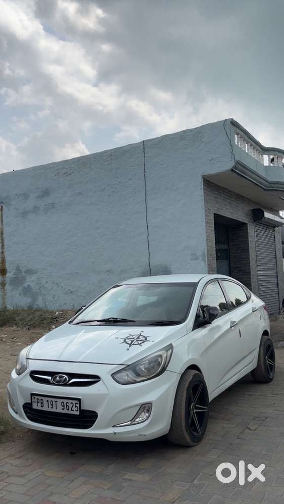 Hyundai Fluidic Verna