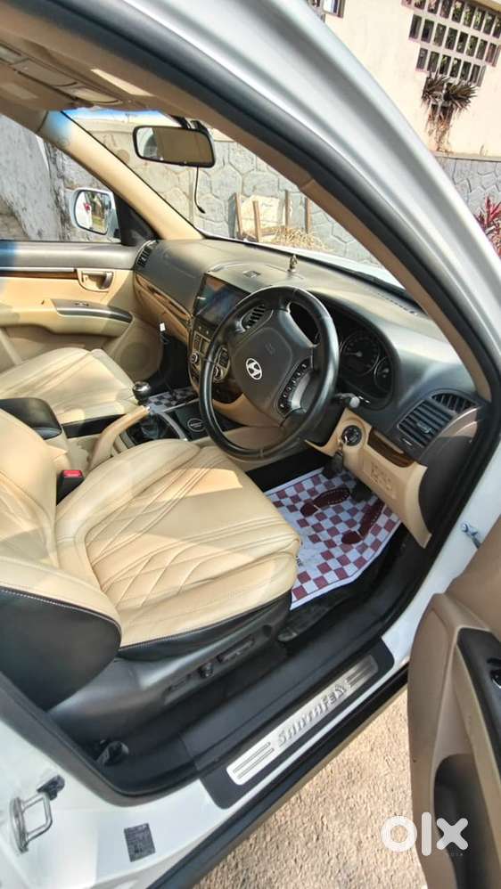 Hyundai Santa Fe 2011 Diesel Well Maintained