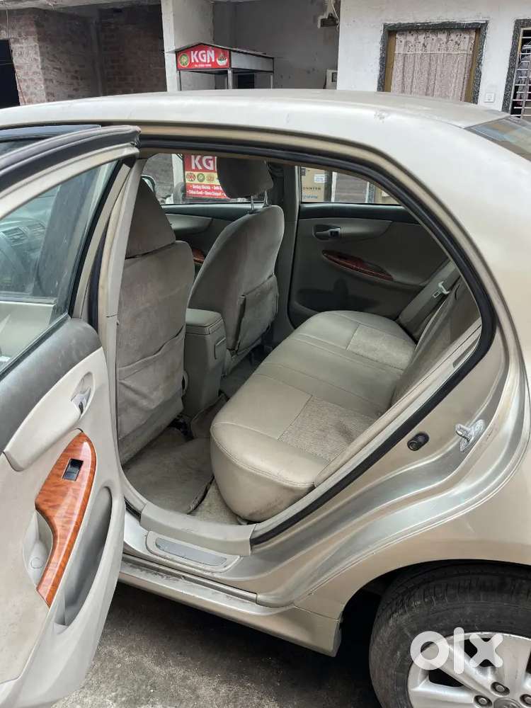Toyota Corolla Altis 2010