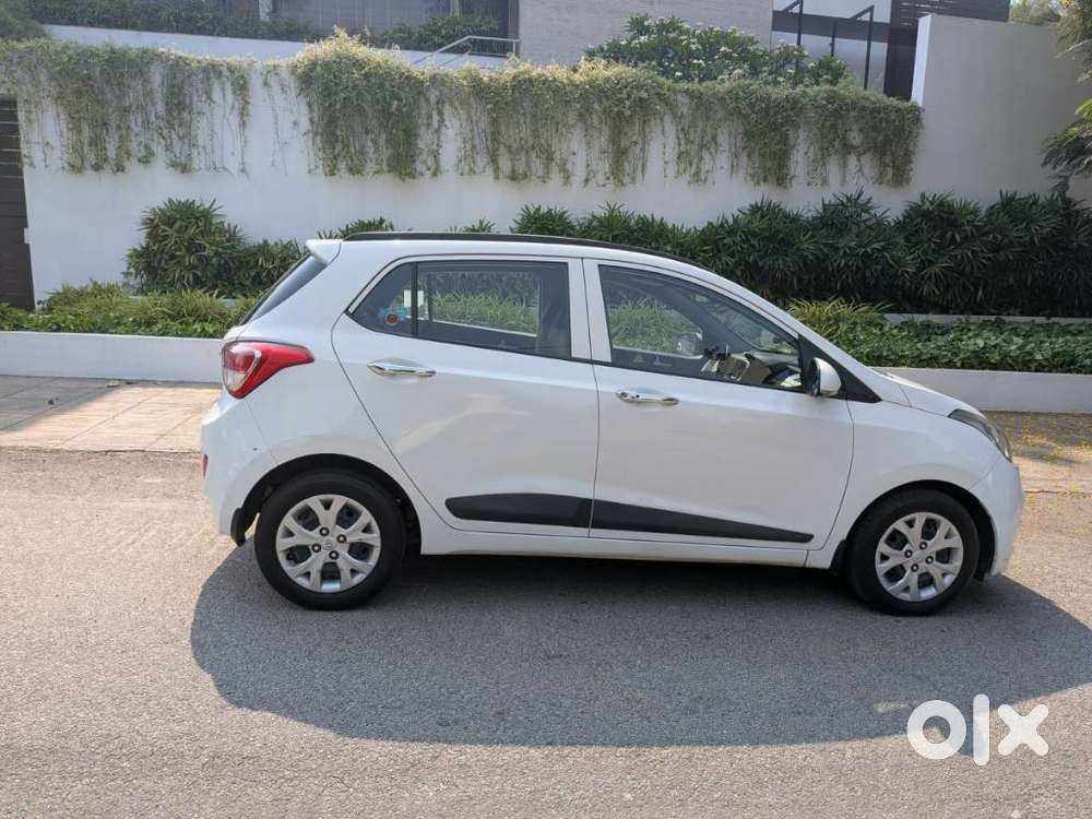Hyundai Grand I10 2013-2016 At Sportz, 2014, Petrol