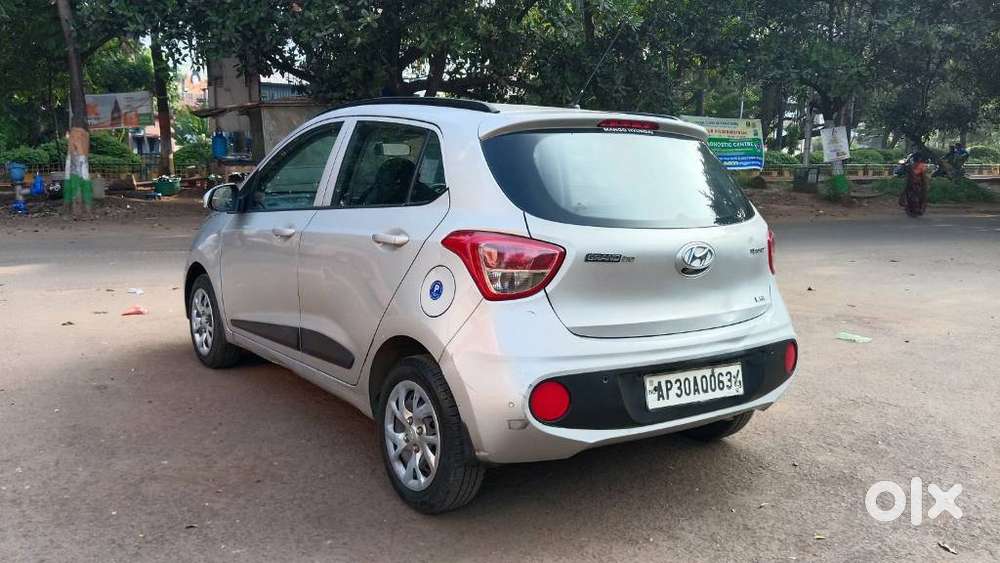 Hyundai Grand I10 Sportz, 2017, Petrol