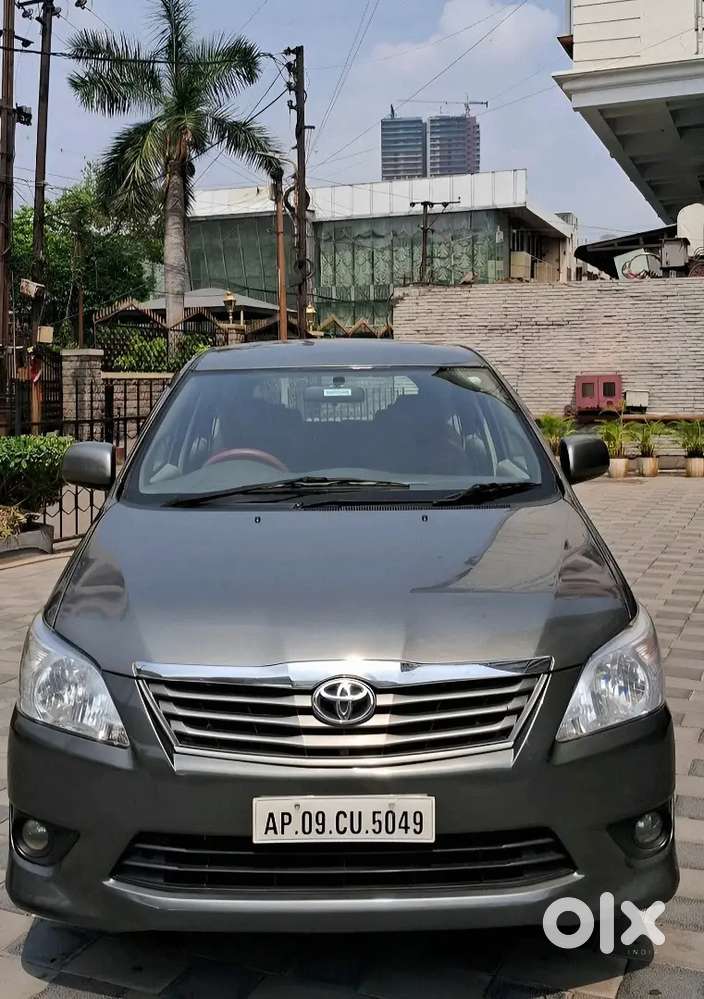 Toyota Innova 2011 Diesel 102000 Km Driven