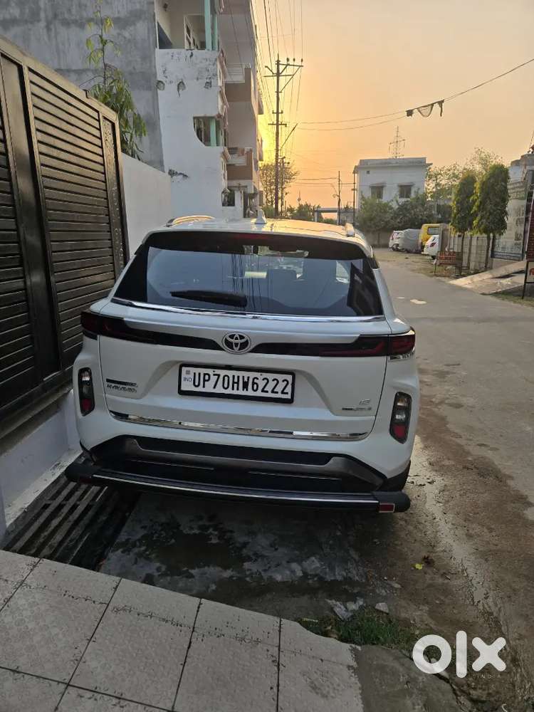 New Car Only 3 Month Old Only 2300 Km Run