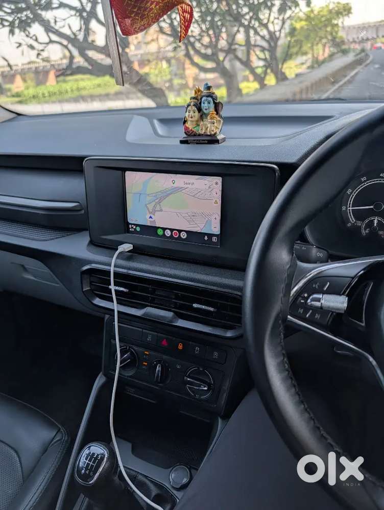 Skoda Kylaq Signature Billant Silver