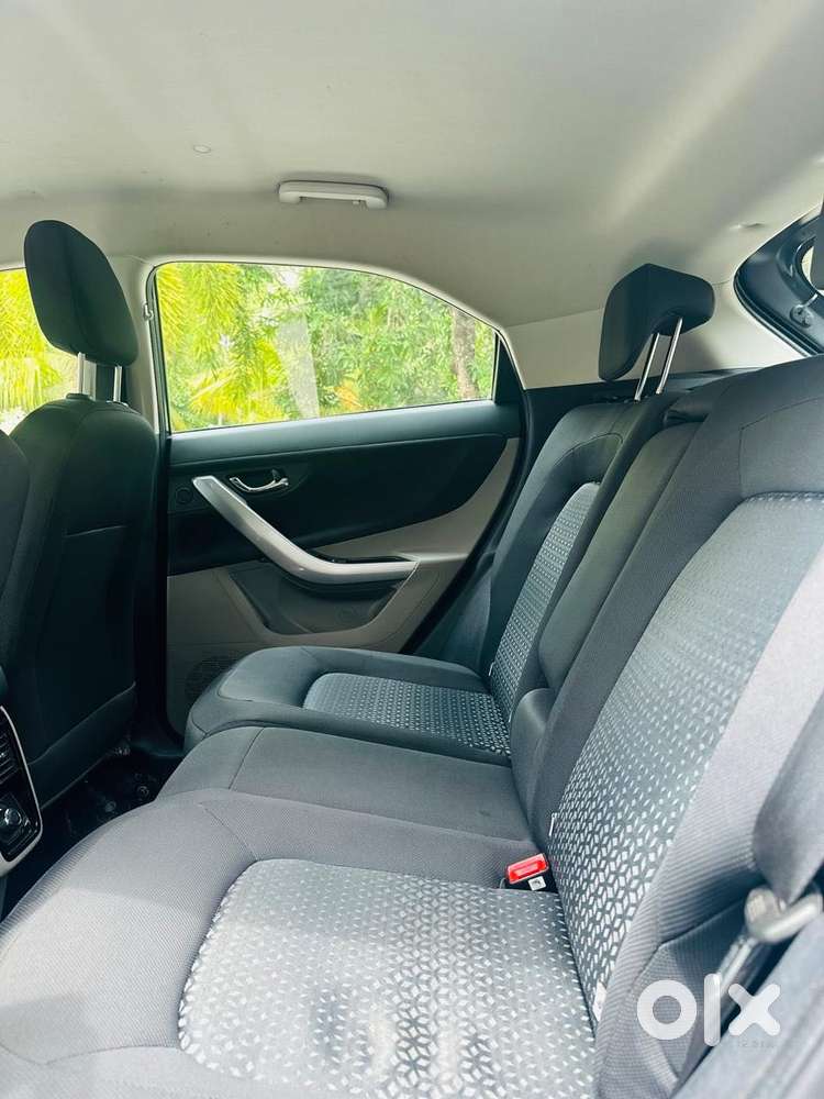 Tata Nexon 1.2 Revotron Xza Plus, 2018, Petrol