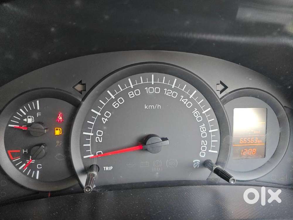 Maruti Suzuki Swift Lxi Optional-o, 2016, Petrol