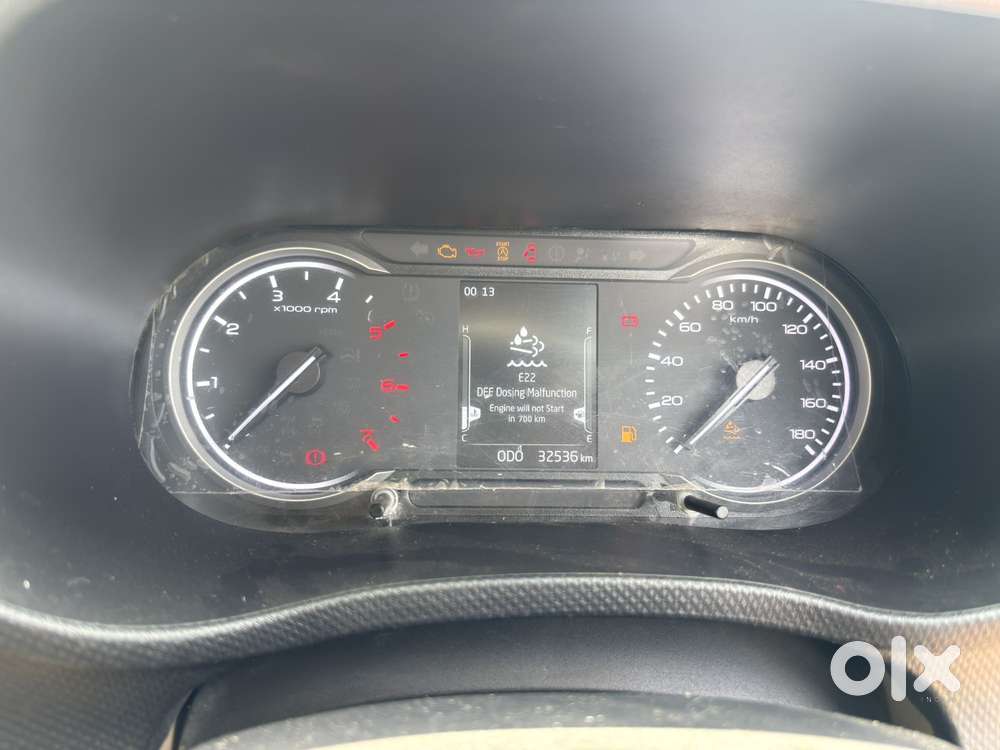 Mahindra Bolero Neo N8, 2023, Petrol