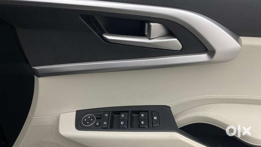 Kia Carens 1.5 Prestige Plus 7 Str Imt, 2023, Petrol