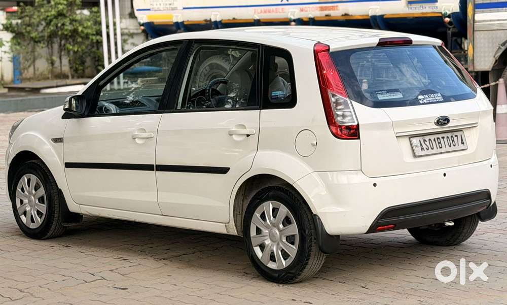 Ford Figo 1.2p Trend Mt, 2015, Petrol