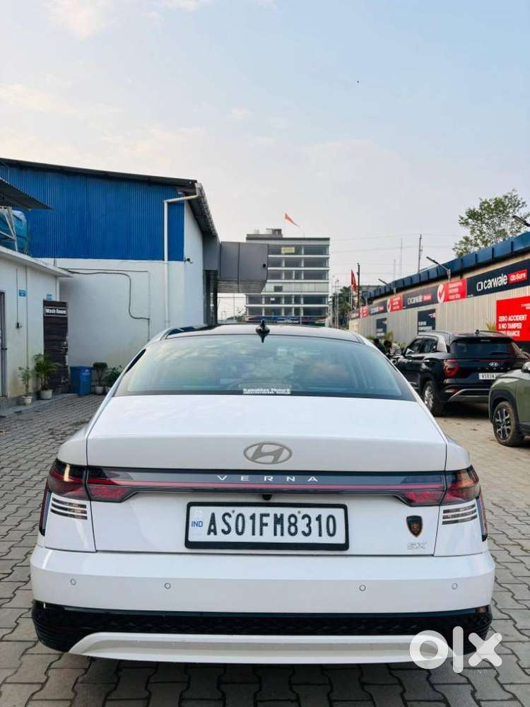 Hyundai Verna 1.5 Sx (o) Vtvt, 2023, Petrol