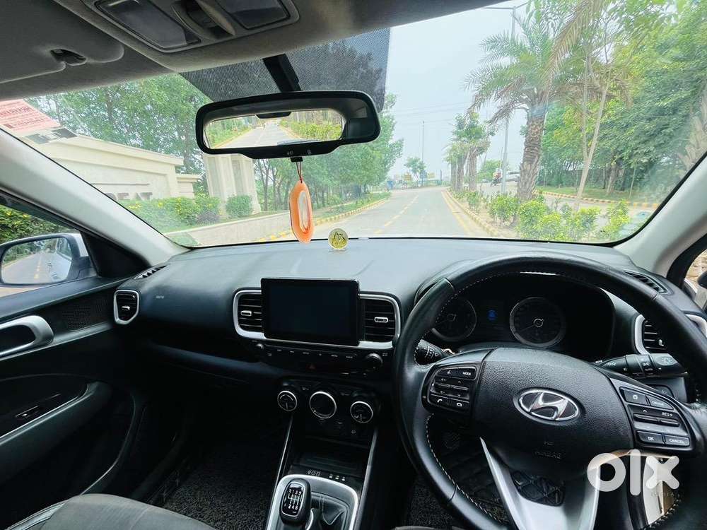 Hyundai Venue 2019 Diesel 72500 Km Driven