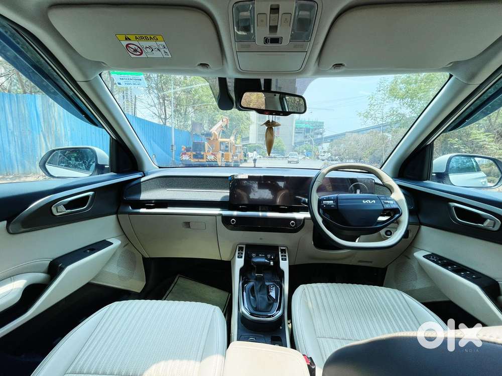 Kia Carens Clavis, 2025, Petrol