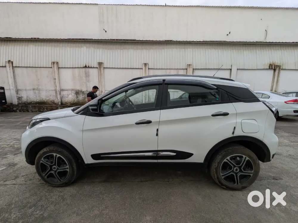 Tata Nexon Xm (s) 2023