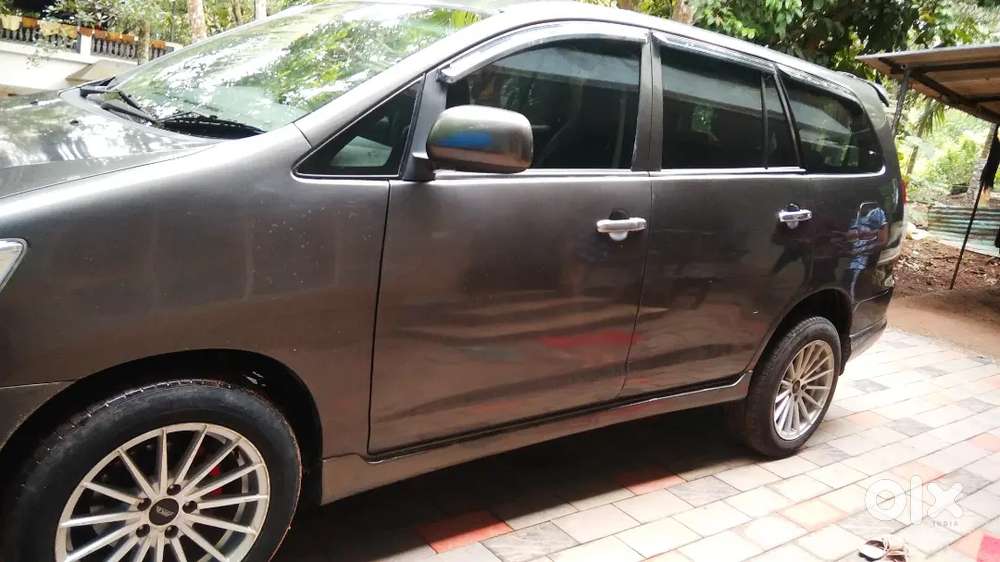Toyota Innova 2011
