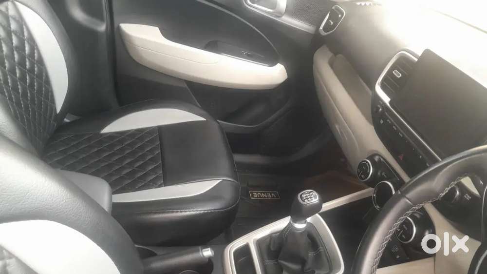 Hyundai Venue Mt Petrol 2023