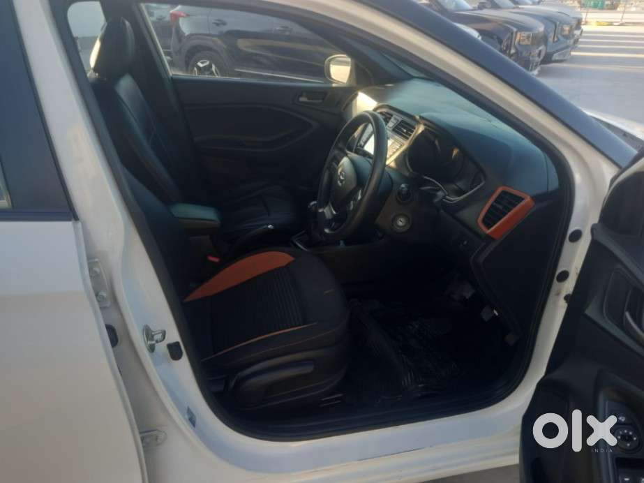 Hyundai I20 Asta 1.2 Mt Dual Tone, 2017, Petrol