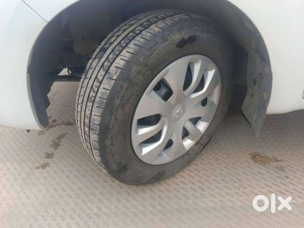 Toyota Innova Crysta [2020-ongoing] 2.7 Gx Mt 8 Str, 2024, Diesel