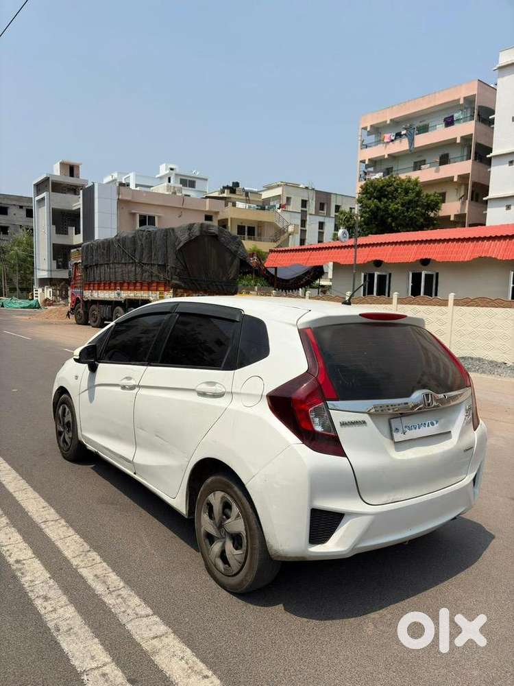 Honda Jazz 2016 Diesel Well Maintained