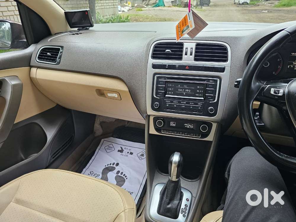 Volkswagen Vento 1.2 Tsi Highline Plus At, 2015, Petrol