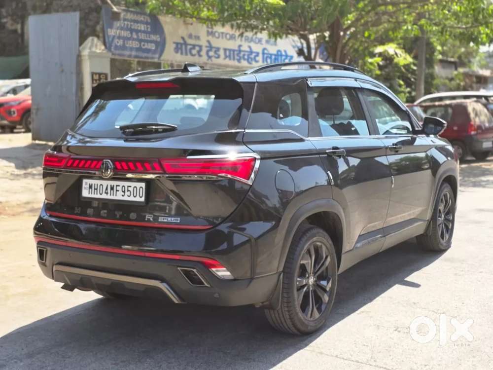Mg Hector Plus Sharp Pro Blackstorm 1.5 Turbo Petrol Cvt 7 Str, 2024..