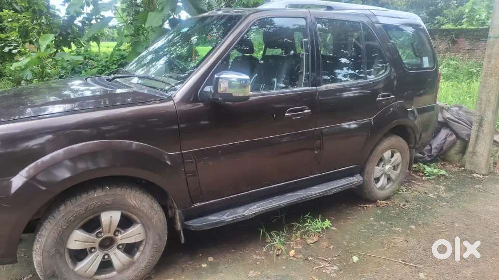 Tata Safari Dark Edition 2014