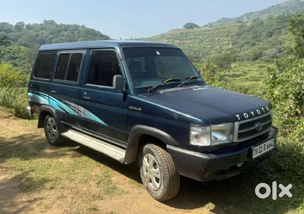 Toyota Qualis 2004 Diesel 200000 Km Driven