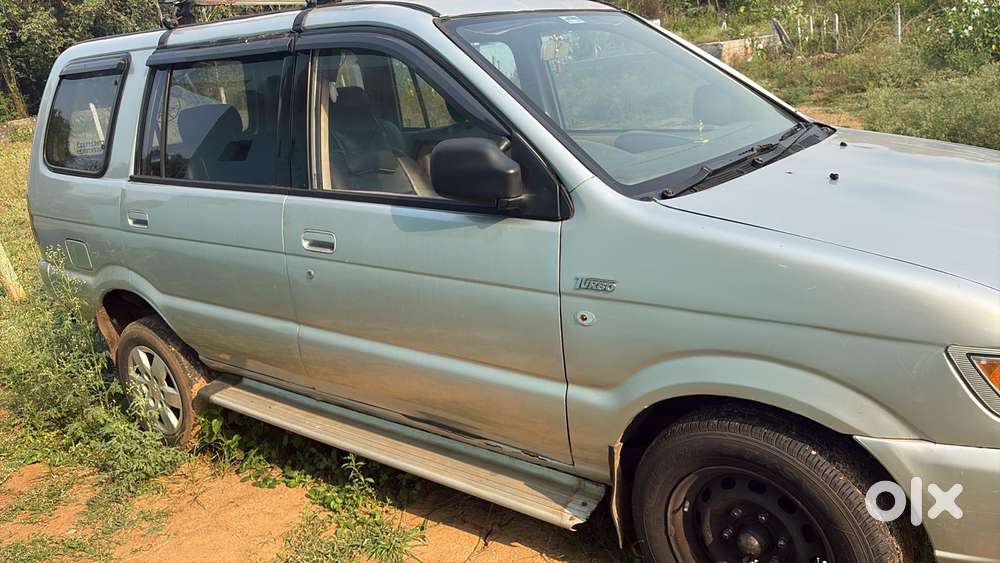 Chevrolet Tavera Lt 10 Seater Bsiii, 2016, Diesel