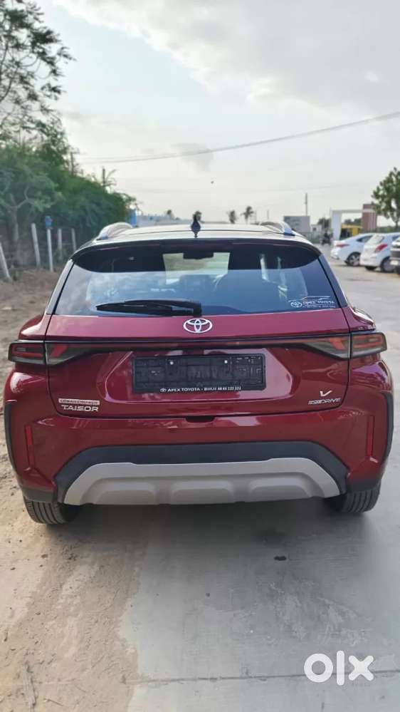 Toyota Urban Cruiser Taisor V 1.0 Petrol At Dual Tone, 2024, Petrol