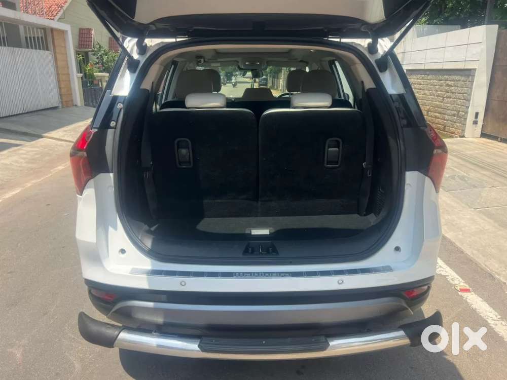 Mahindra Xuv700 2.2 Ax 7 Diesel At Luxury Pack Str Awd, 2023, Diesel