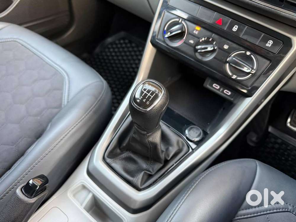 Skoda Kushaq 1.0 Tsi Ambition, 2022, Petrol